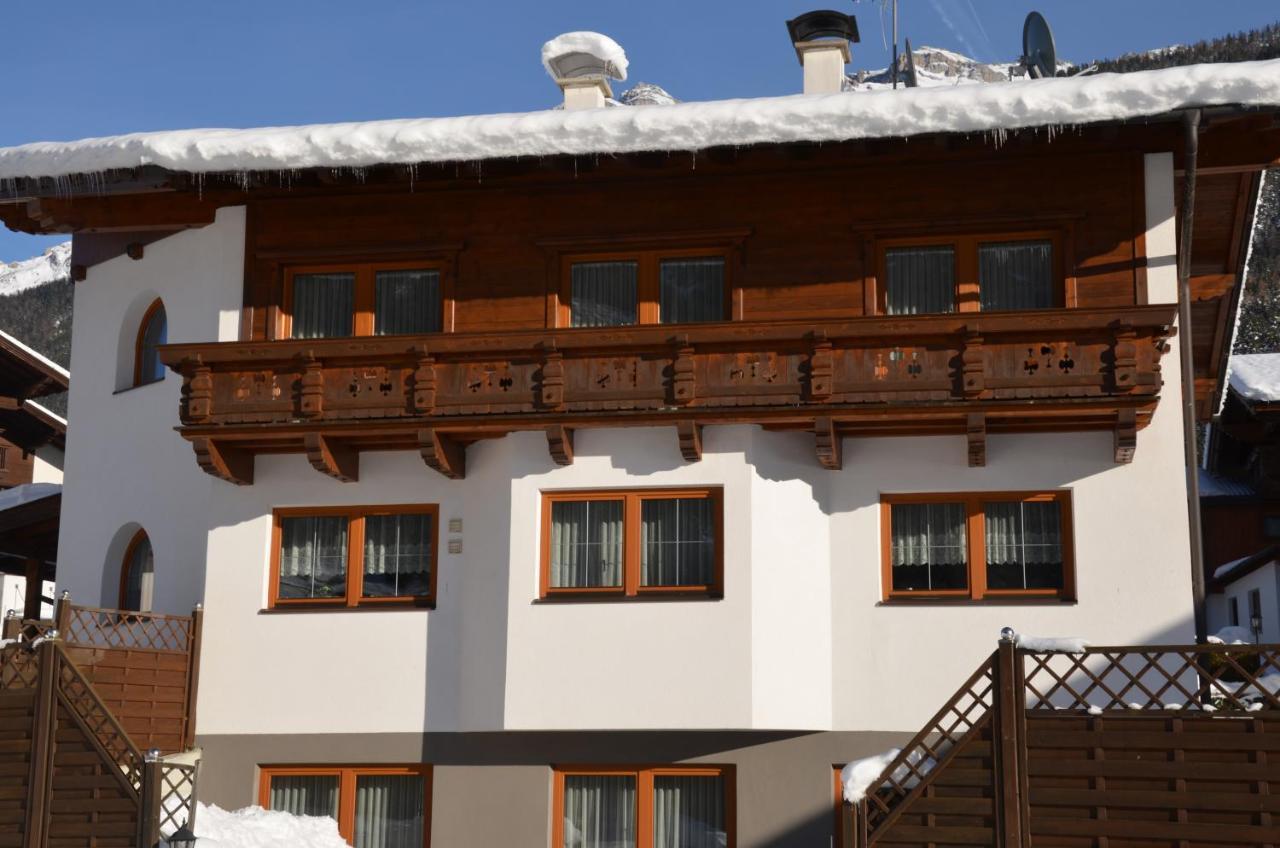 ノイシュティフト・イム・シュトゥーバイタール Haus Elisabeth Bed & Breakfast エクステリア 写真