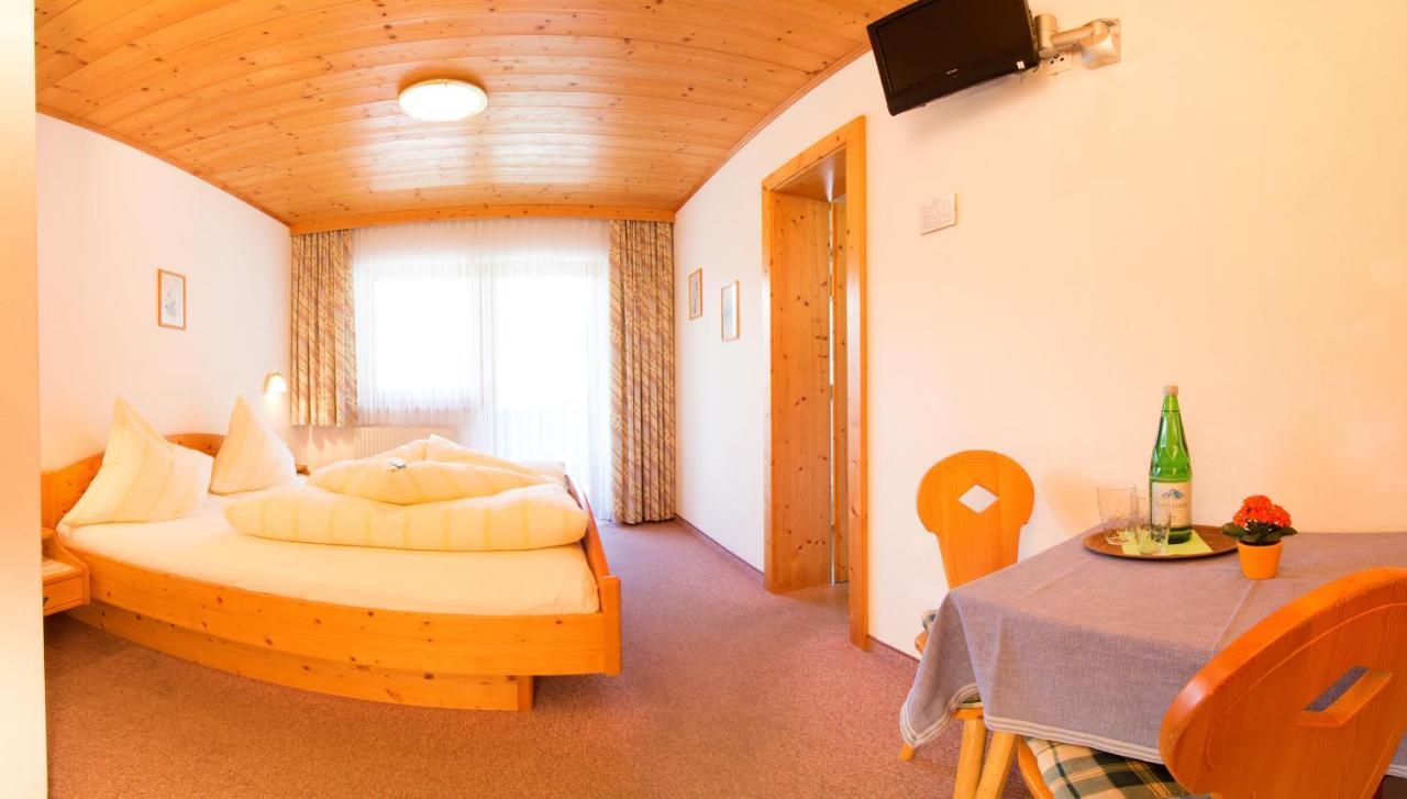 ノイシュティフト・イム・シュトゥーバイタール Haus Elisabeth Bed & Breakfast 部屋 写真