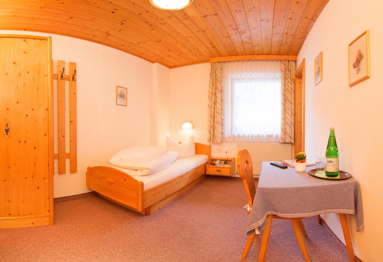ノイシュティフト・イム・シュトゥーバイタール Haus Elisabeth Bed & Breakfast 部屋 写真
